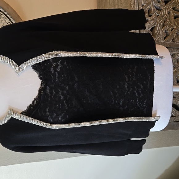 Ambiance Black Lace Overlay Long Sleeve Top With V Back and Lace Detailing. NWOT - Picture 17 of 17